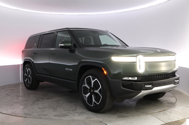 2023 Rivian R1S