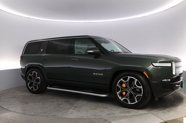 2023 Rivian R1S