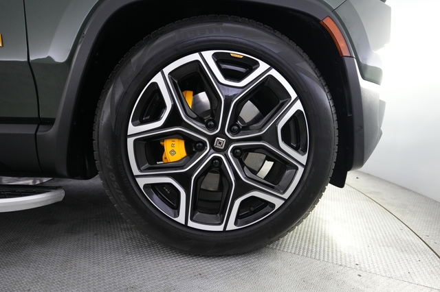2023 Rivian R1S