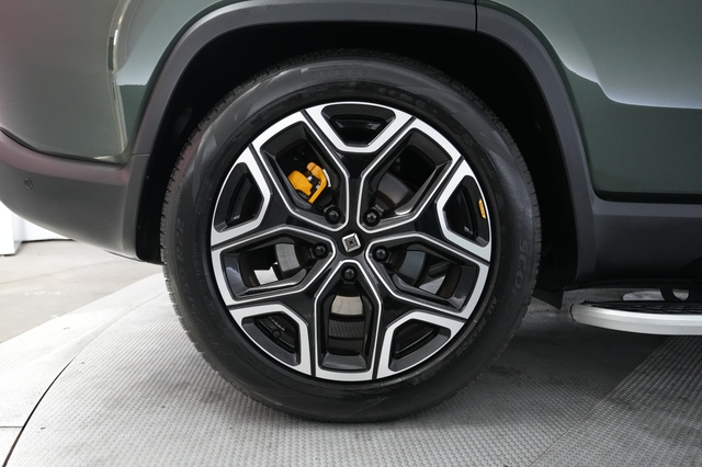 2023 Rivian R1S