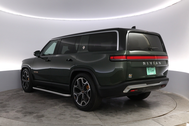2023 Rivian R1S