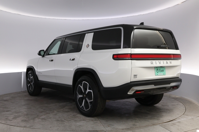 2023 Rivian R1S