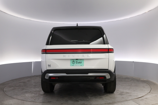 2023 Rivian R1S