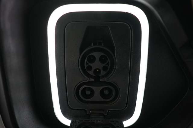 2023 Rivian R1S