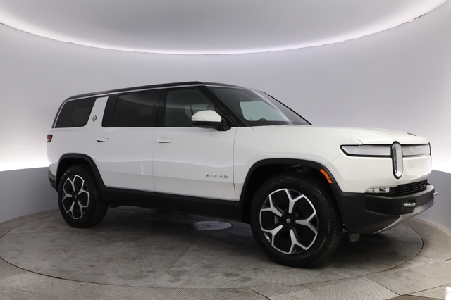 2023 Rivian R1S