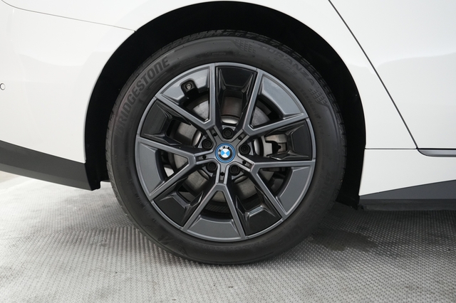 2023 BMW i4