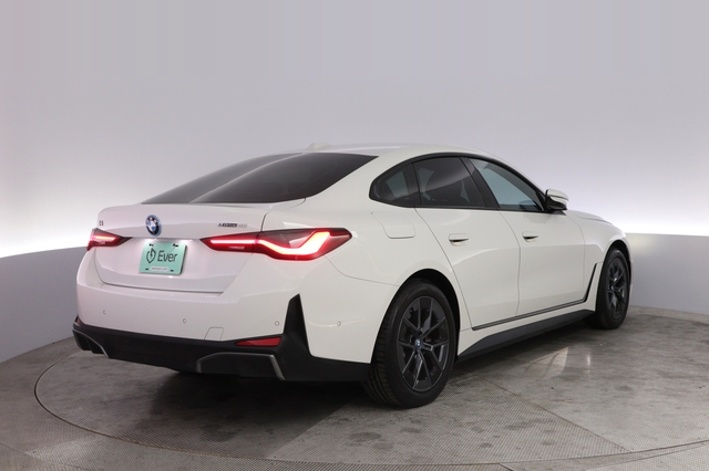 2023 BMW i4
