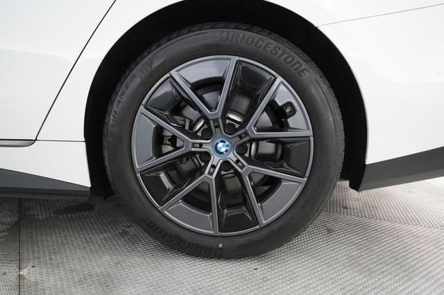 2023 BMW i4