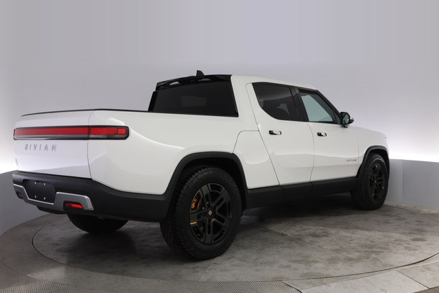2024 Rivian R1T