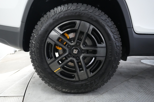 2024 Rivian R1T