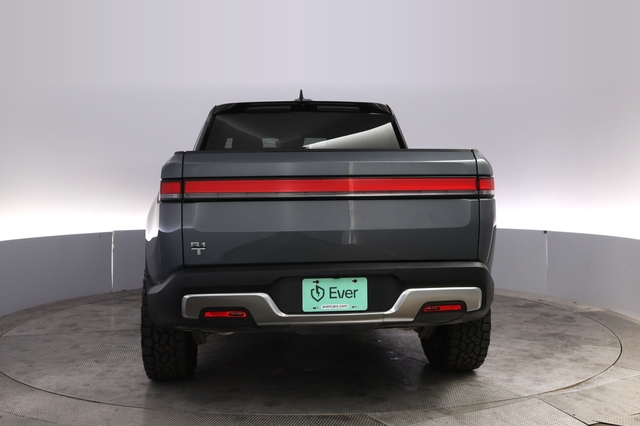 2025 Rivian R1T