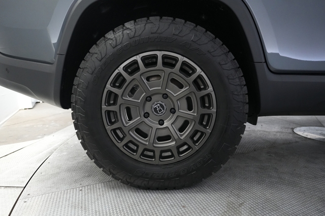 2025 Rivian R1T