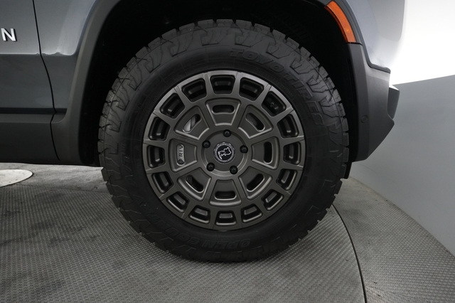 2025 Rivian R1T