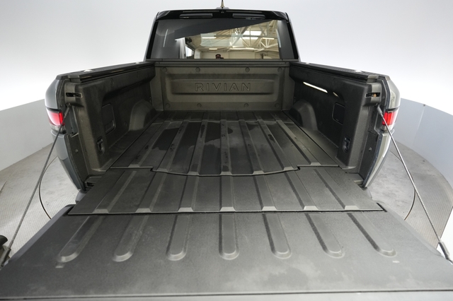 2025 Rivian R1T