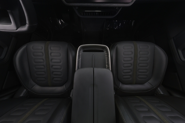 2025 Rivian R1T