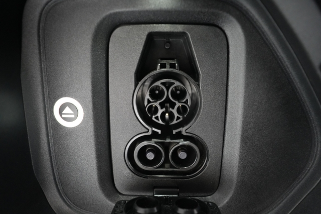 2025 Rivian R1T