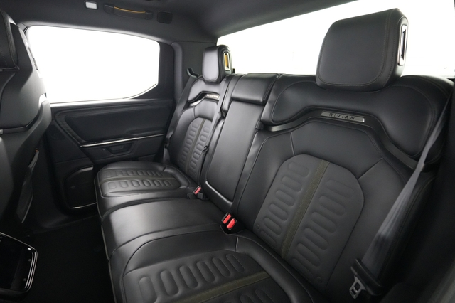 2025 Rivian R1T