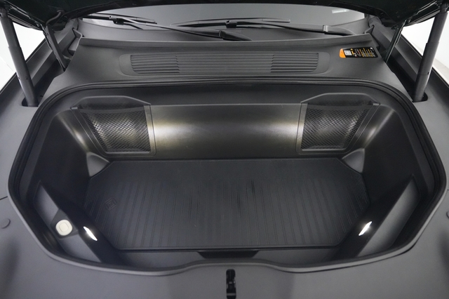 2025 Rivian R1S
