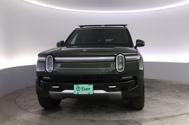 2025 Rivian R1S