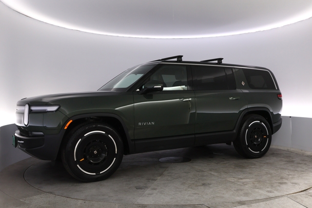 2025 Rivian R1S