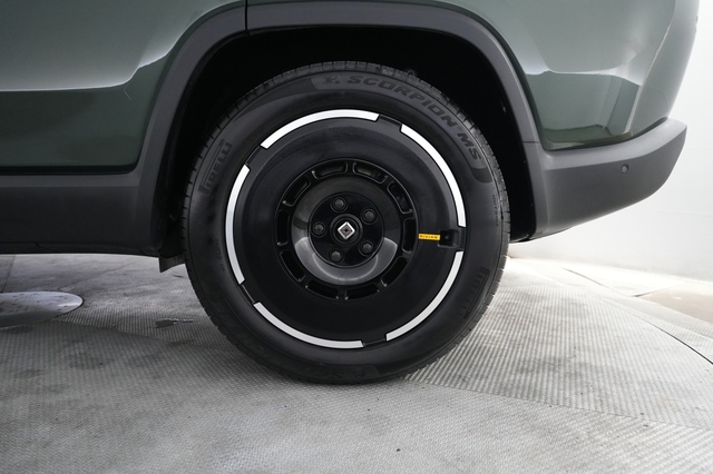 2025 Rivian R1S