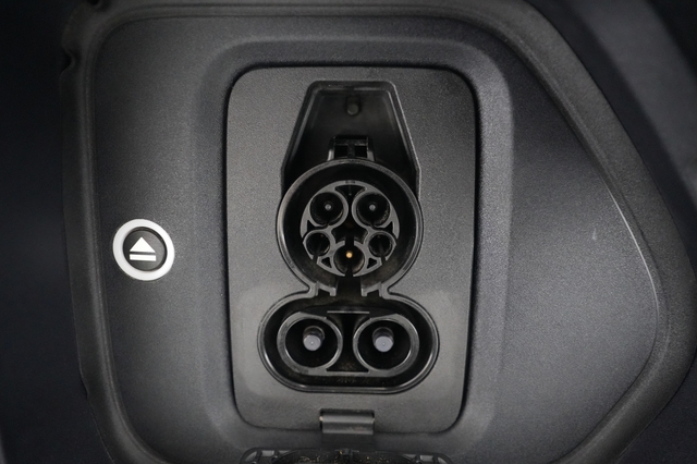 2025 Rivian R1S