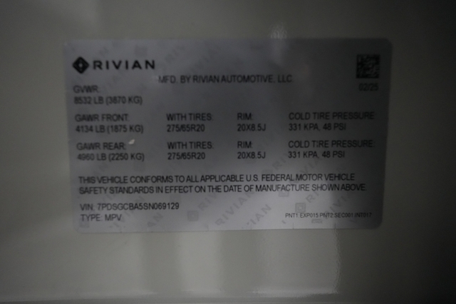 2025 Rivian R1S