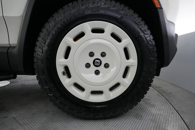 2025 Rivian R1S