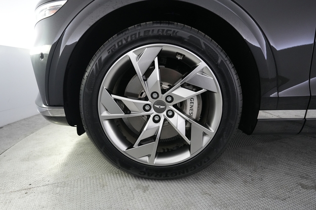 2023 Genesis Electrified GV70