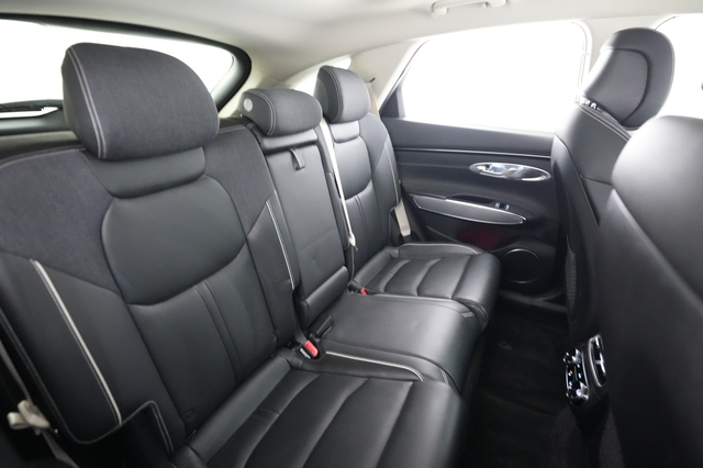 2023 Genesis Electrified GV70