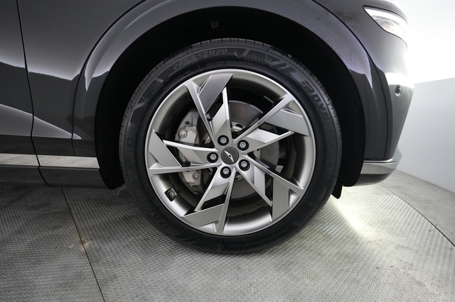 2023 Genesis Electrified GV70
