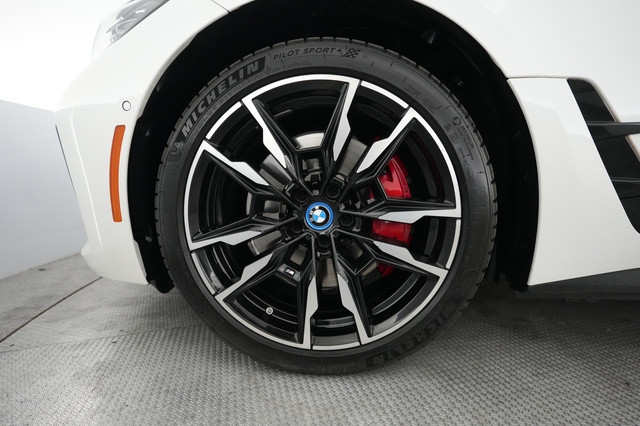 2024 BMW i4