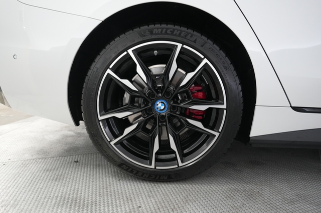 2024 BMW i4