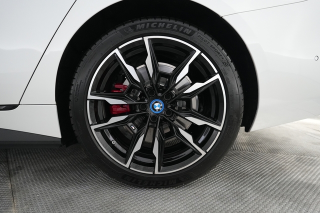 2024 BMW i4