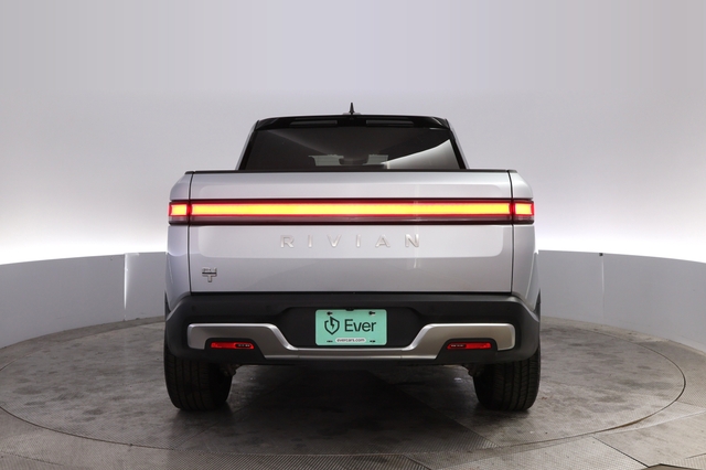 2024 Rivian R1T