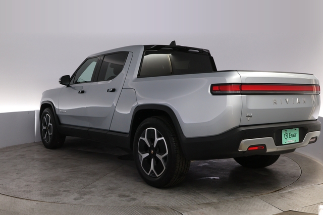 2024 Rivian R1T