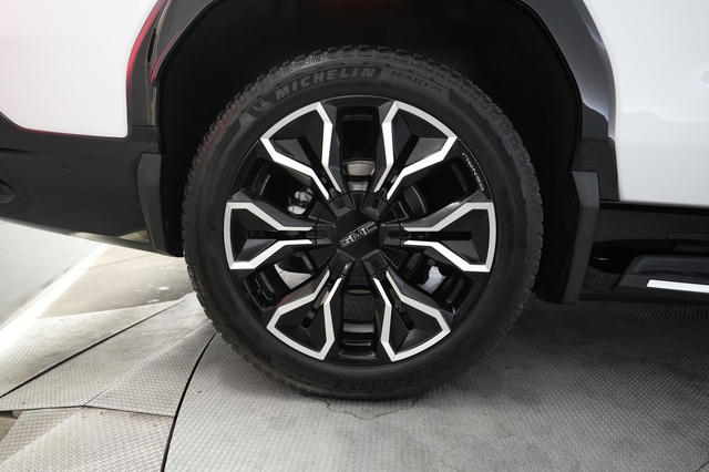 2025 GMC Sierra EV