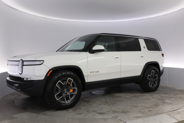 2024 Rivian R1S