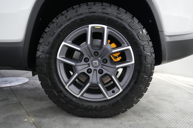 2024 Rivian R1S
