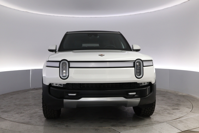 2024 Rivian R1S