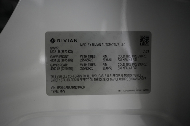 2024 Rivian R1S