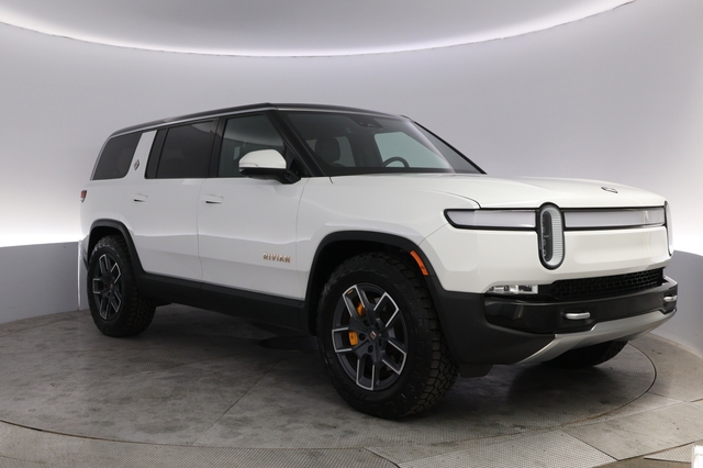 2024 Rivian R1S