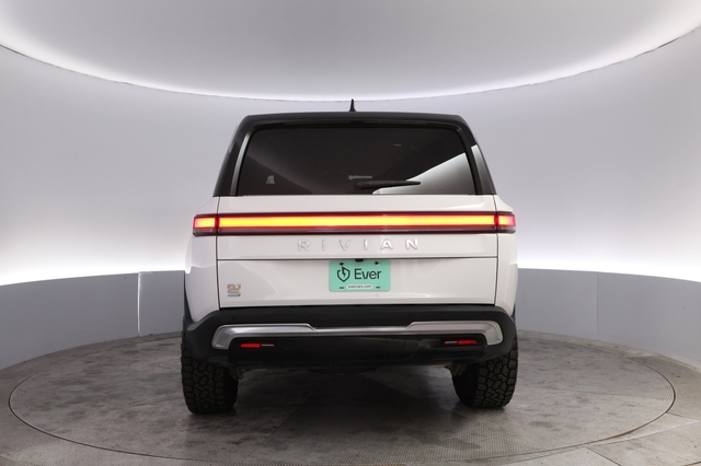 2024 Rivian R1S