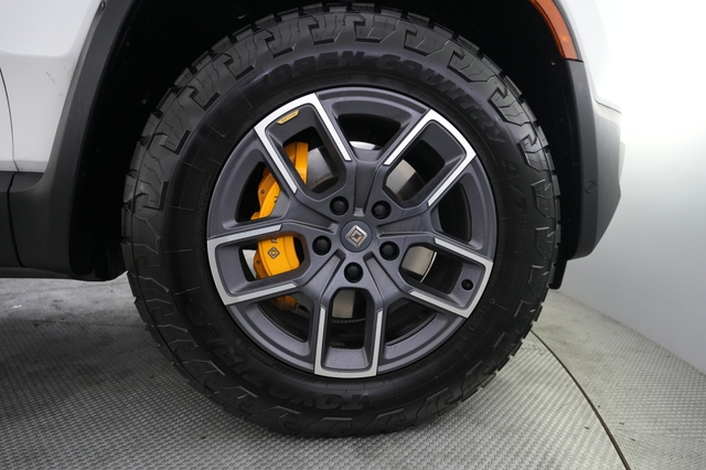 2024 Rivian R1S