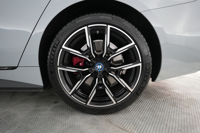 2023 BMW i4