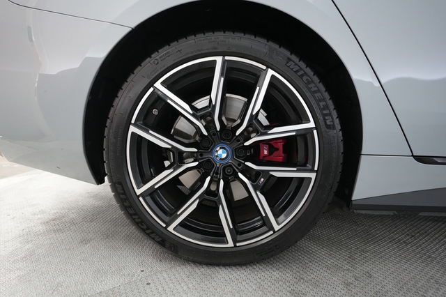 2023 BMW i4