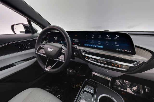 2024 Cadillac Lyriq