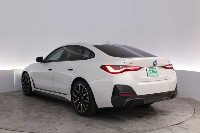 2022 BMW i4