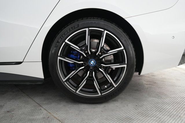 2022 BMW i4