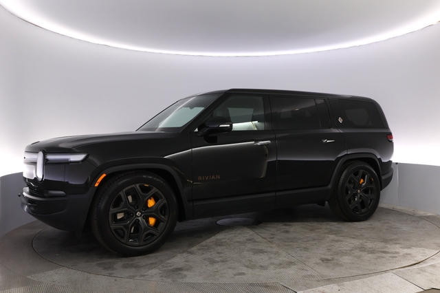 2025 Rivian R1S